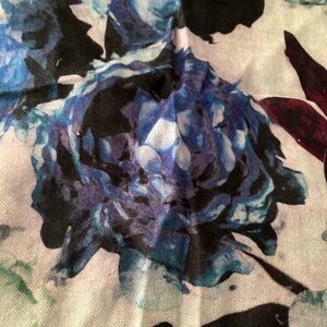BINDYA CASHMERE /SILK LARGE FLORAL PAINTERLY WRAP SHAWL SCARF